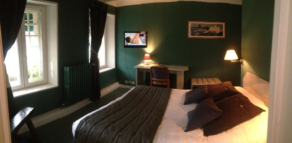 Hotel Restaurant De La Marne Paimpol Room photo